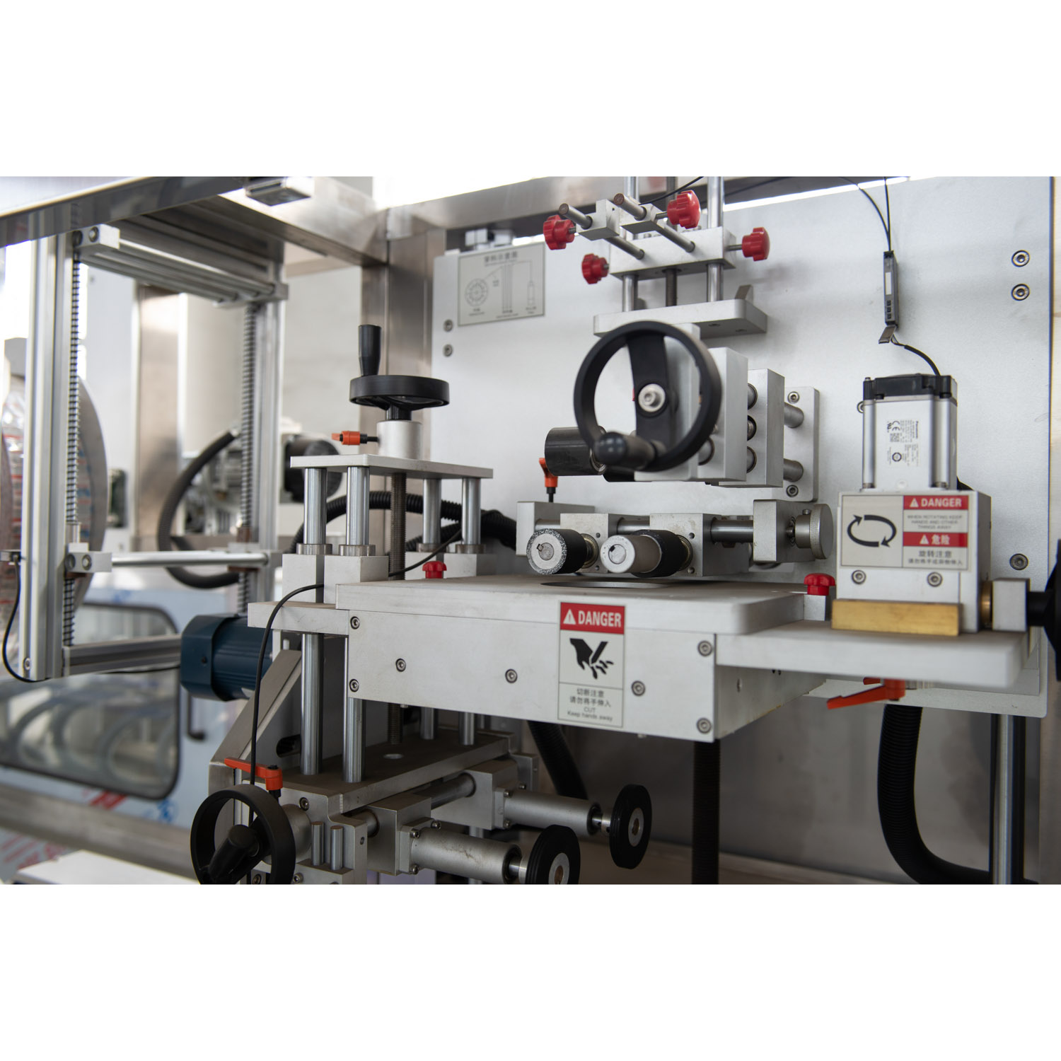 SL-250 Single Head Sleeve Labeling Machine