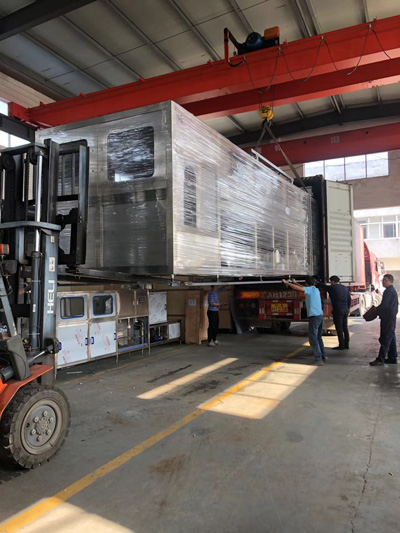 Loaded container for 5gallon water filling line 900bph to Russia 